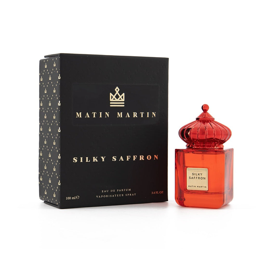 Silky Saffron Eau de Parfum is inspired by the blend of the French and the Orient cultures.   This fragrance features black violet fused with a leather accord at its heart, which is then balanced by blond woods that add radiant warmth and harmony. The journey concludes with the gentle, earthy evocations of Haitian vetiver.  UNISEX  Top note: Saffron - Lemon - Grapefruit.   Middle note : Leather - Violet - Orris.     Base note: Cashmeran - Vetiver - Sandalwood.   Olfactive Family, « Woody Spicy »